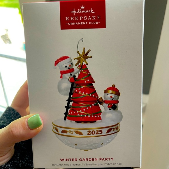 2025 Hallmark Keepsake Ornament Club Winter Garden Club- NEW! - Picture 1 of 1